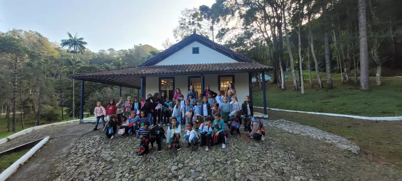 Vídeo: alunos têm semana de lazer e conhecimento histórico e ambiental no Museu Cabangu